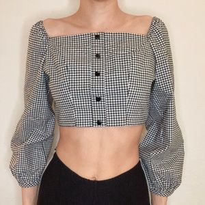 Long Sleeve Black and White Top With Buttons